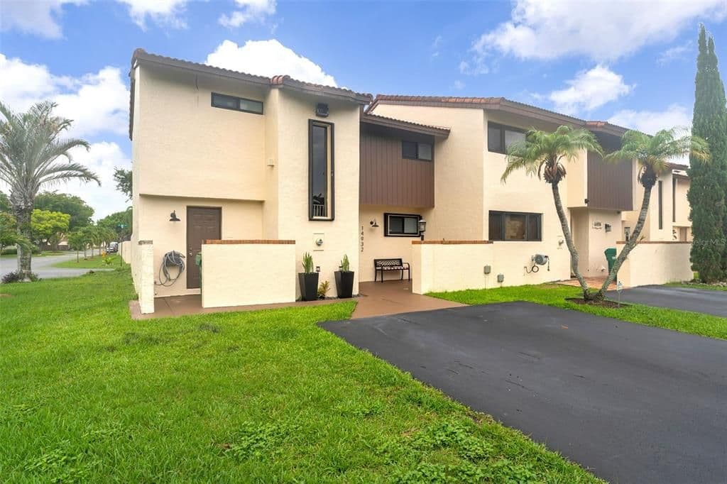 3+1 Mülk — 14932 SW 89TH ST