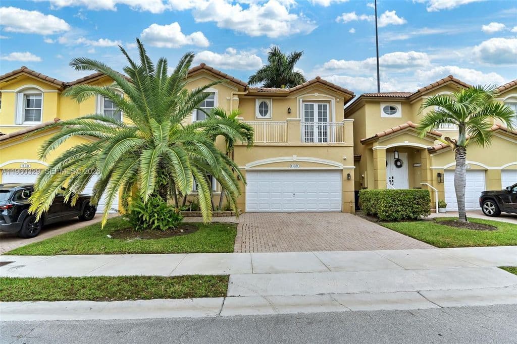 5+1 Müstakil ev — 11321 NW 84th St