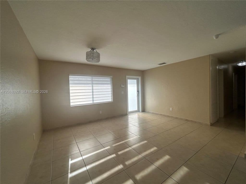 3+1 Müstakil ev — 6202 SW 107th Ave