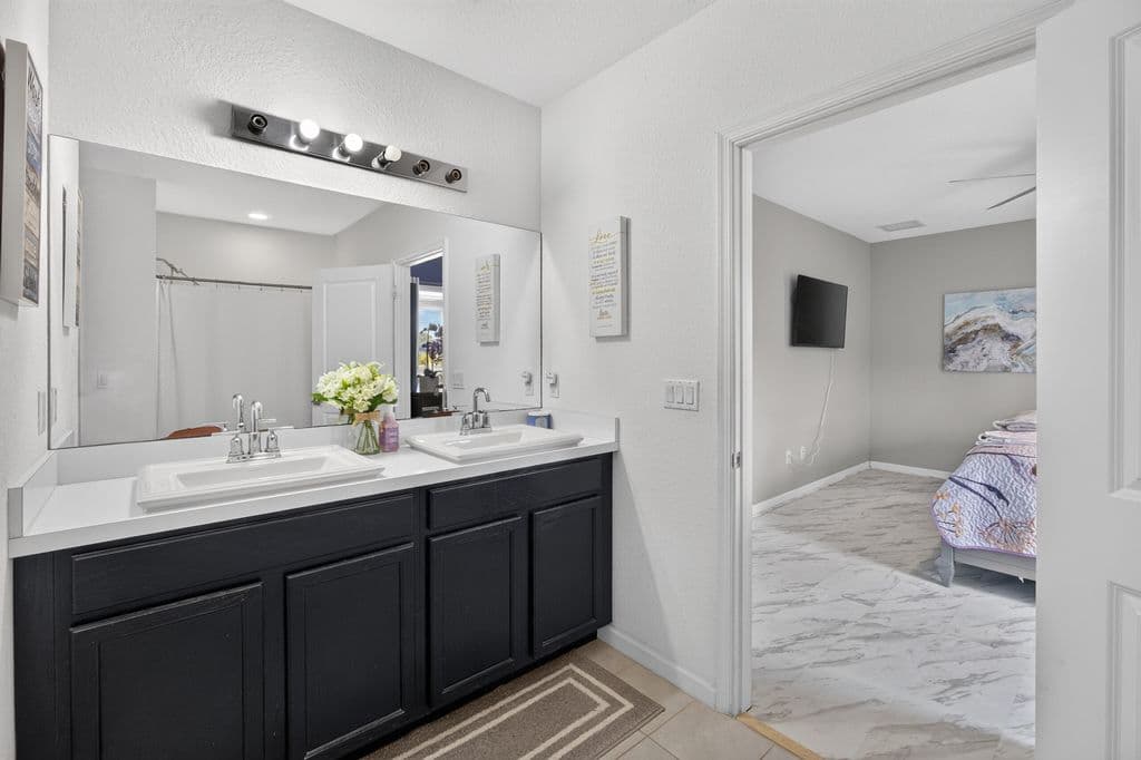 4-bedroom Single-Family Home — 3758 Whitney Park Lane