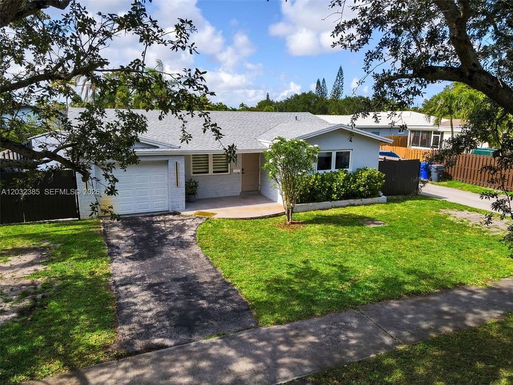 3+1 Müstakil ev — 4621 Johnson St