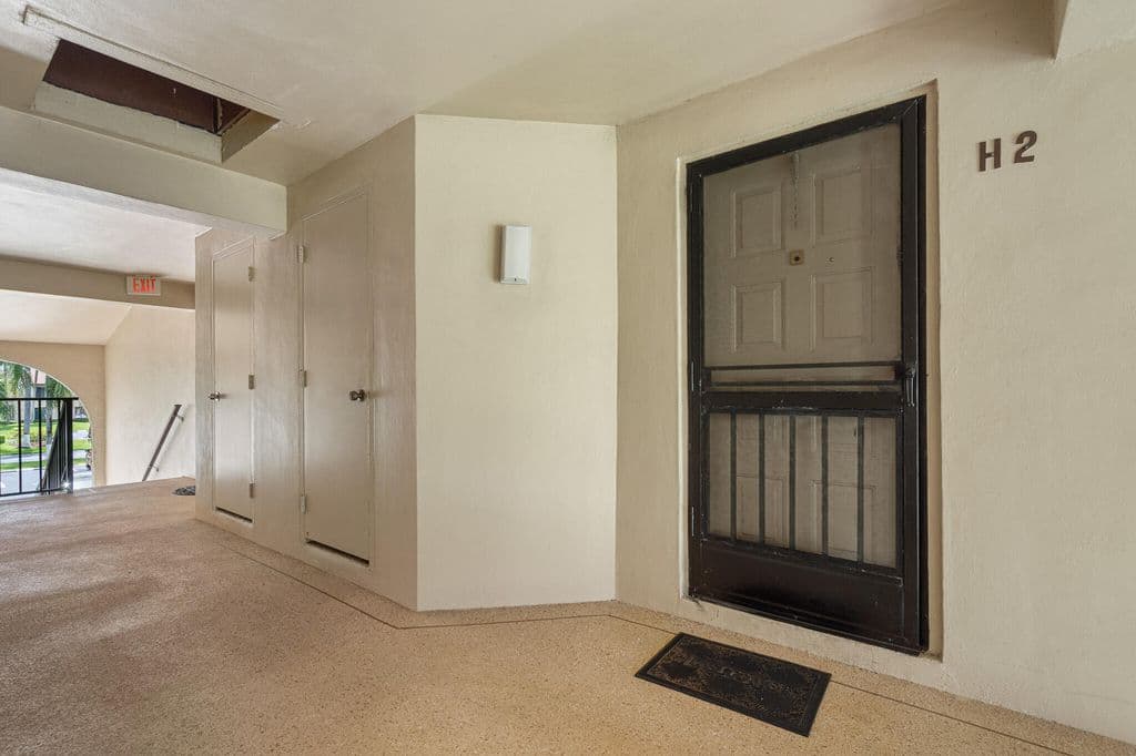 2+1 Condo — 610 Sea Pine Way #H2
