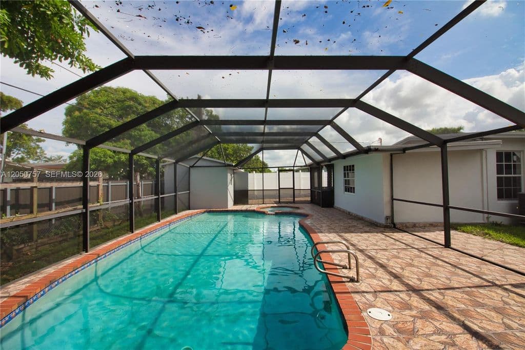 4-bedroom Single-Family Home — 19522 NW 37th Ct