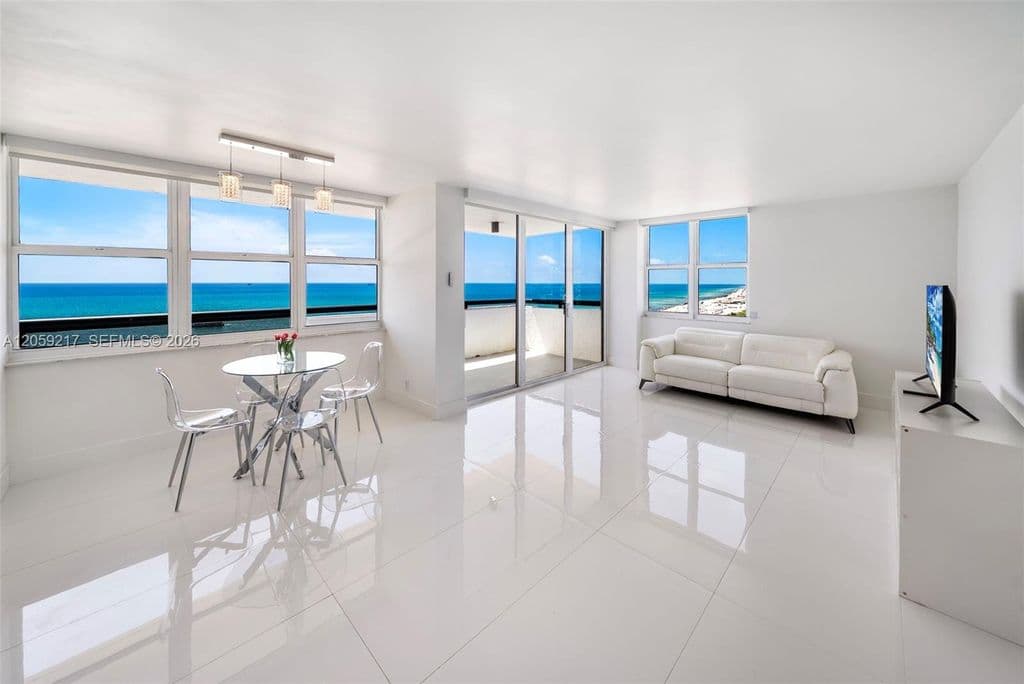 2+1 Condo — 2555 Collins Ave APT 1511