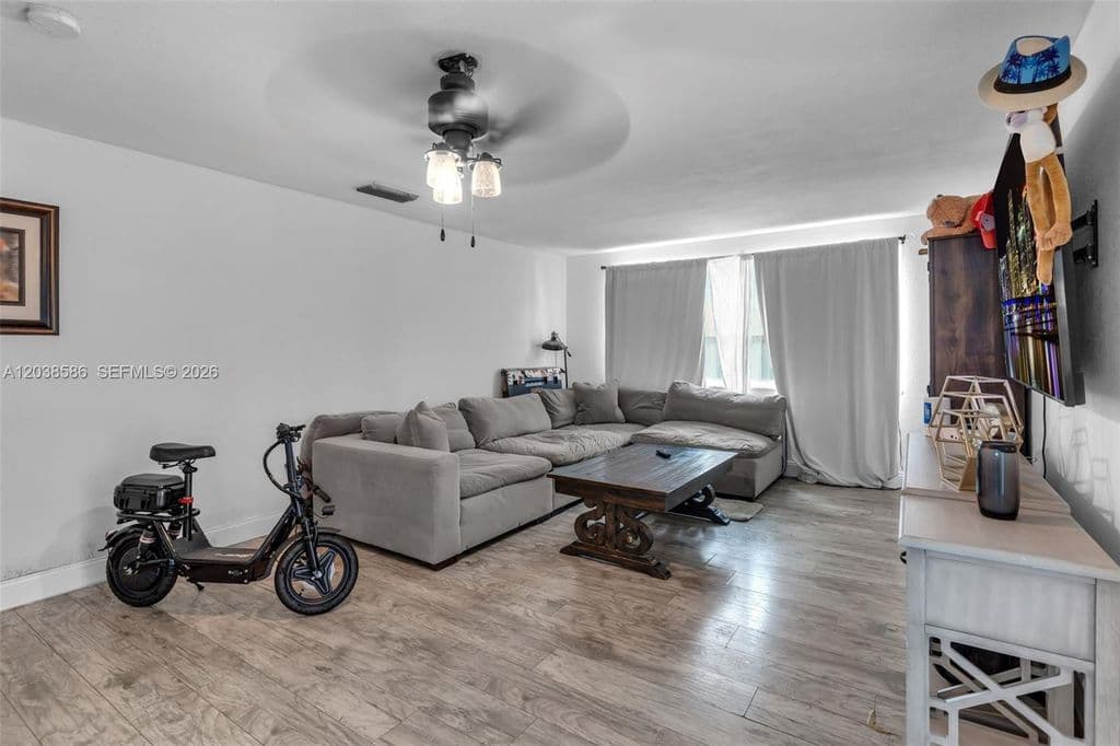 3+1 Müstakil ev — 3510 SW 87th Ave