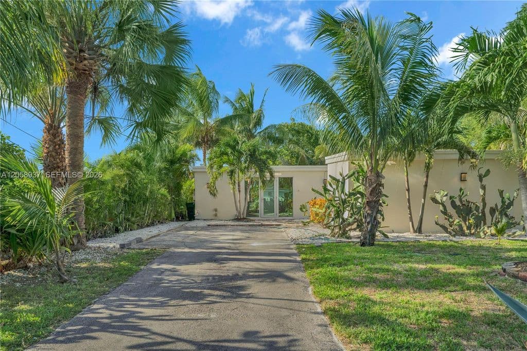 3+1 Müstakil ev — 5801 NW 20th St