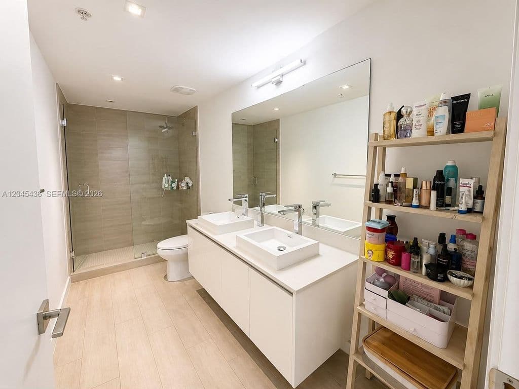 2-bedroom Condo — 1600 SW 1st Ave APT 906