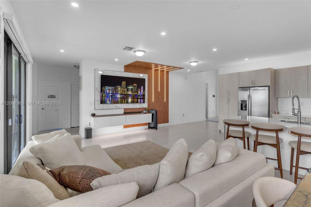 5+1 Müstakil ev — 12933 SW 227th St