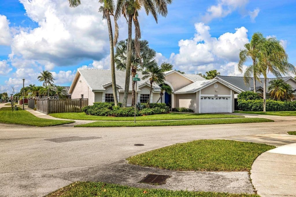 4+1 Müstakil ev — 14500 SW 161st St