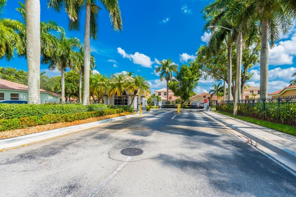 4-bedroom Single-Family Home — 2772 SW 135TH Avenue