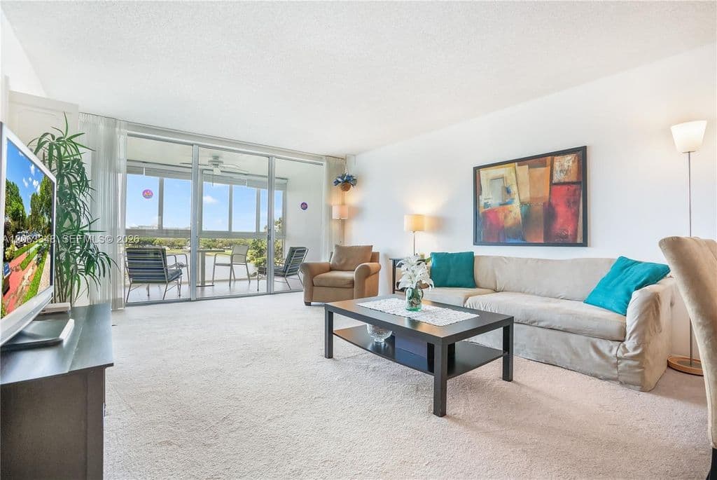 2+1 Condo — 3091 N Course Dr APT 502
