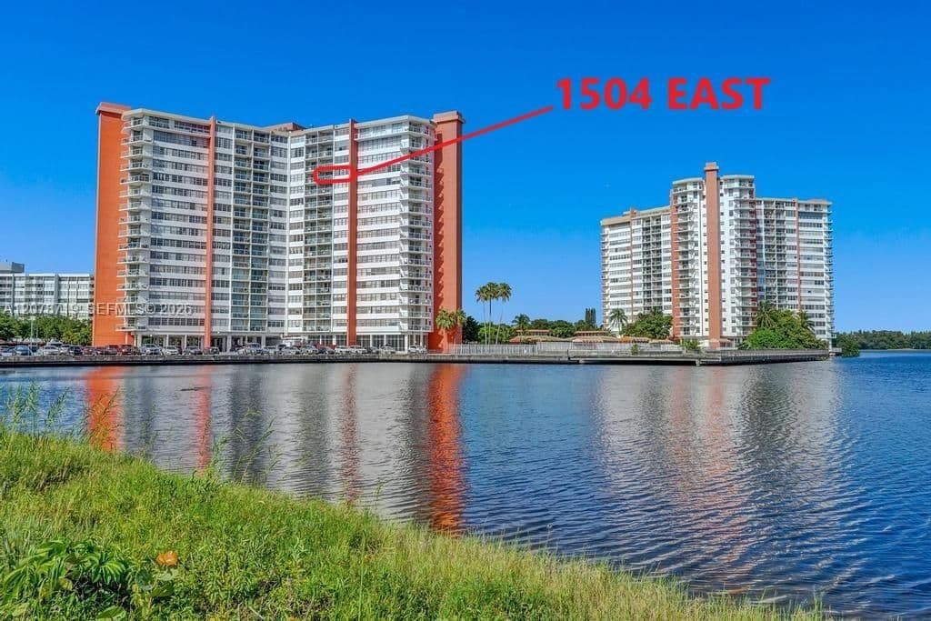 1+1 Condo — 1351 NE Miami Gardens Dr APT 1504E