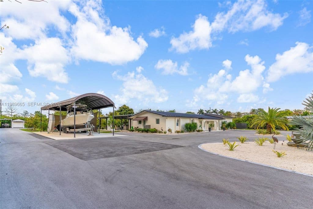 4+1 Müstakil ev — 24655 SW 212th Ave