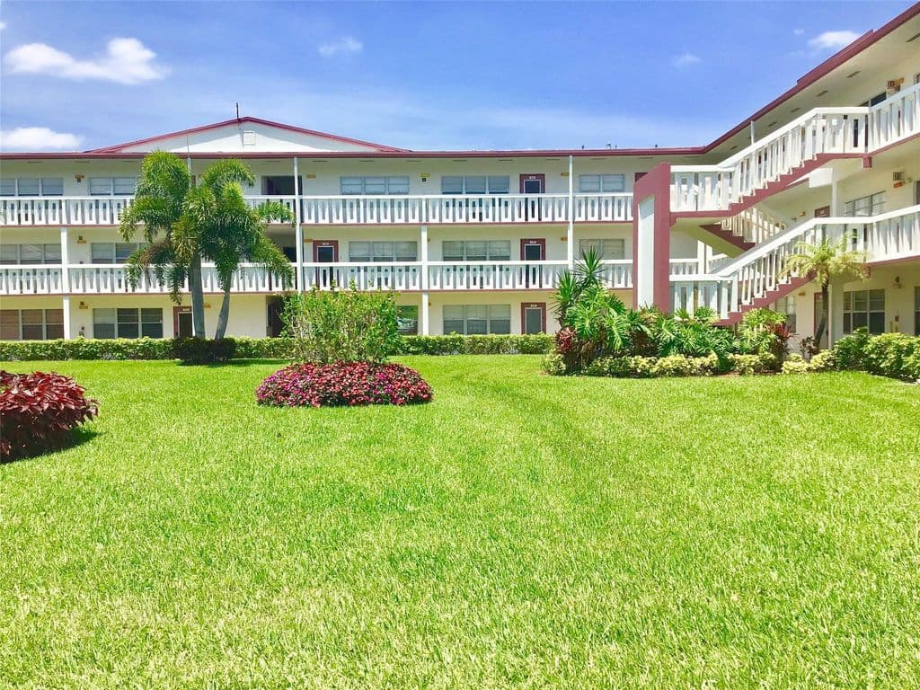 1+1 Condo — 135 Fanshaw D #135