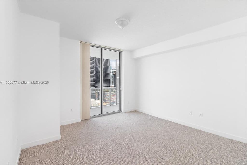 2-bedroom Condo — 1111 SW 1st Ave APT 2423