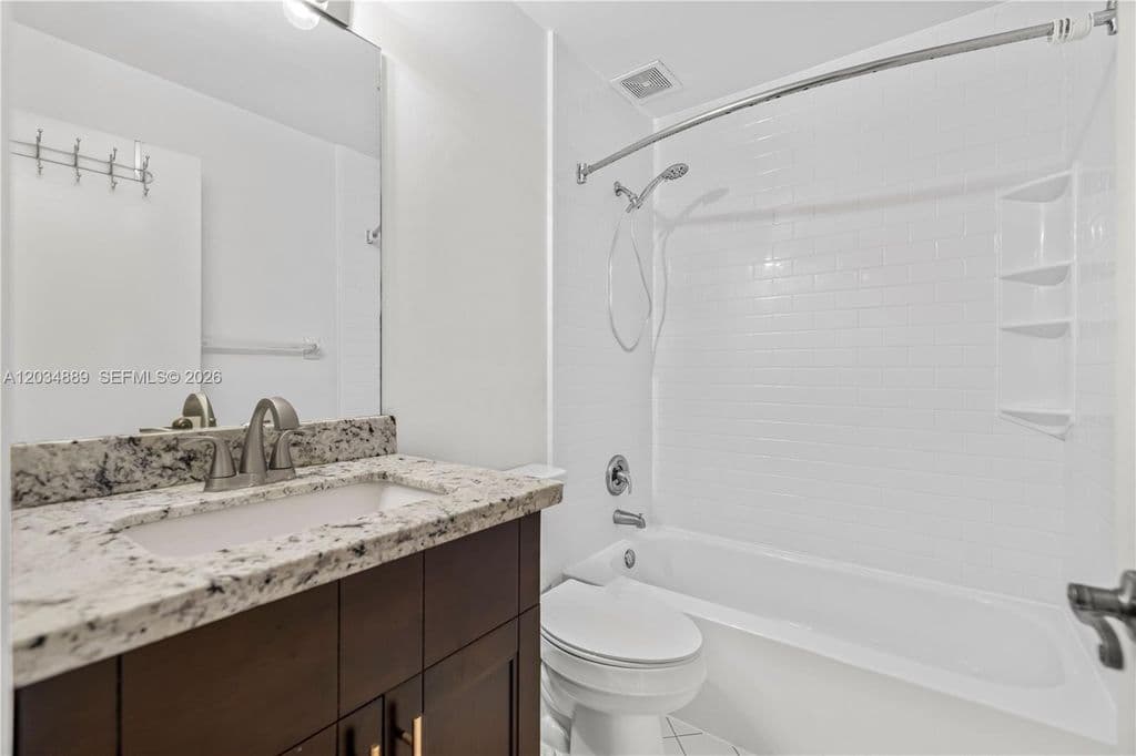3+1 Mülk — 1125 SW 44th Ave
