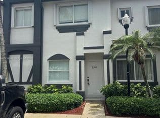 3+1 Townhouse — 2306 SE 23rd Ave, Homestead, 33035