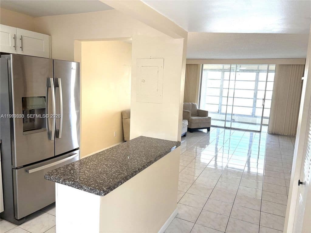 2+1 Condo — 8901 Sunrise Lakes Blvd APT 204