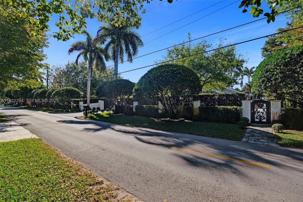 4+1 Müstakil ev — 10400 SW 62nd St