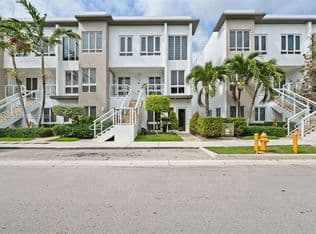 3-bedroom Condo — 10305 NW 63rd Ter APT 105, Doral, 33178