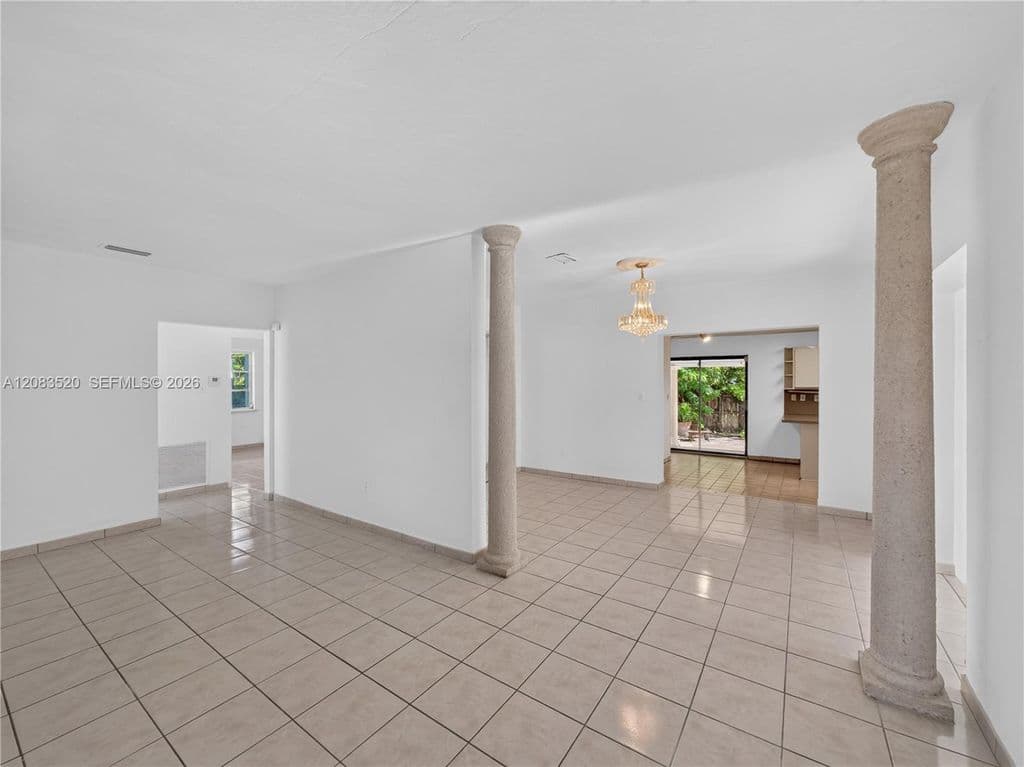 4+1 Müstakil ev — 6240 SW 20th Ter