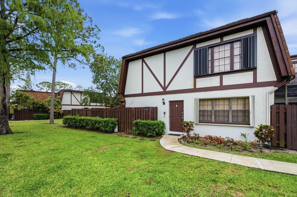 3-bedroom Property — 105 Weybridge Circle #A
