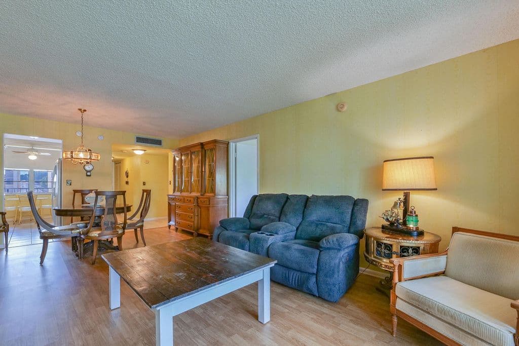2-bedroom Condo — 4851 NW 26th Court #344