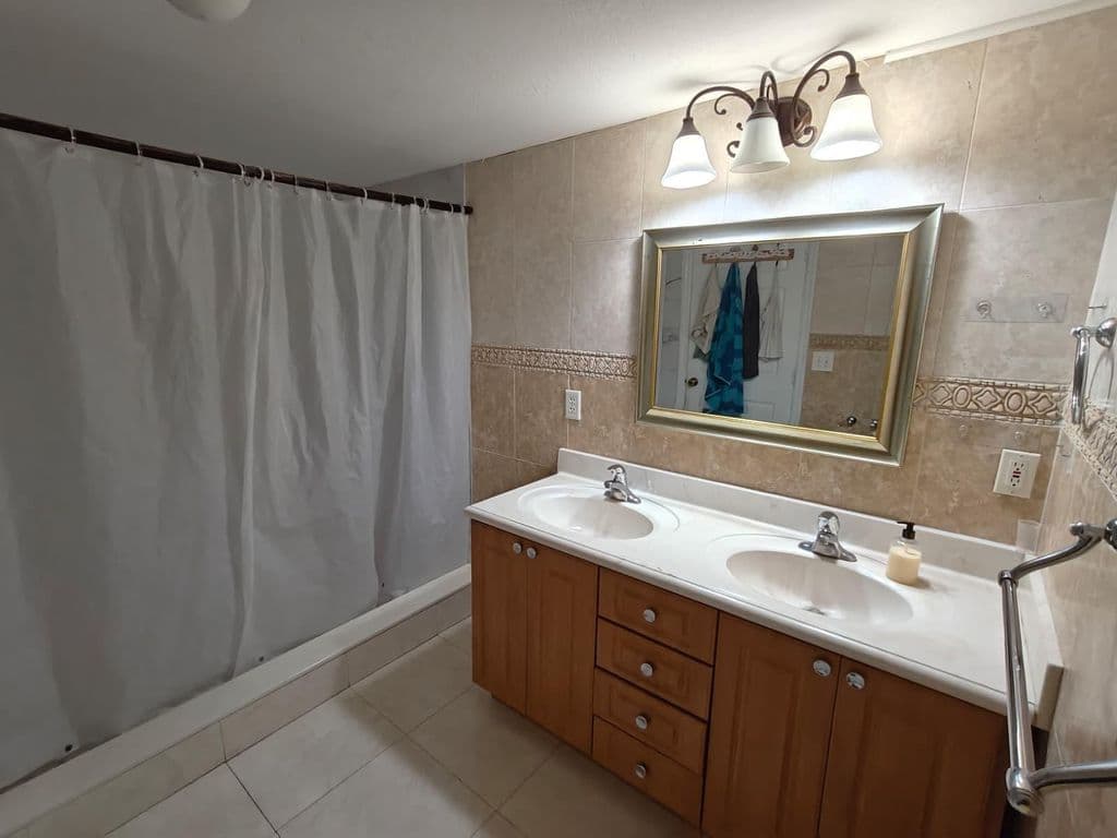 4-bedroom Single-Family Home — 324 Mid Pines Road