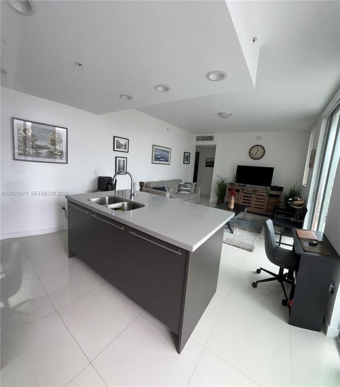 1+1 Condo — 7875 NW 107th Ave APT 504