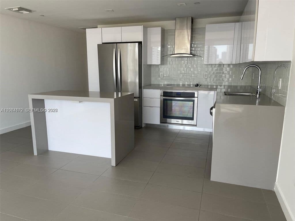 2-bedroom Condo — 1600 NE 1st Ave #1606