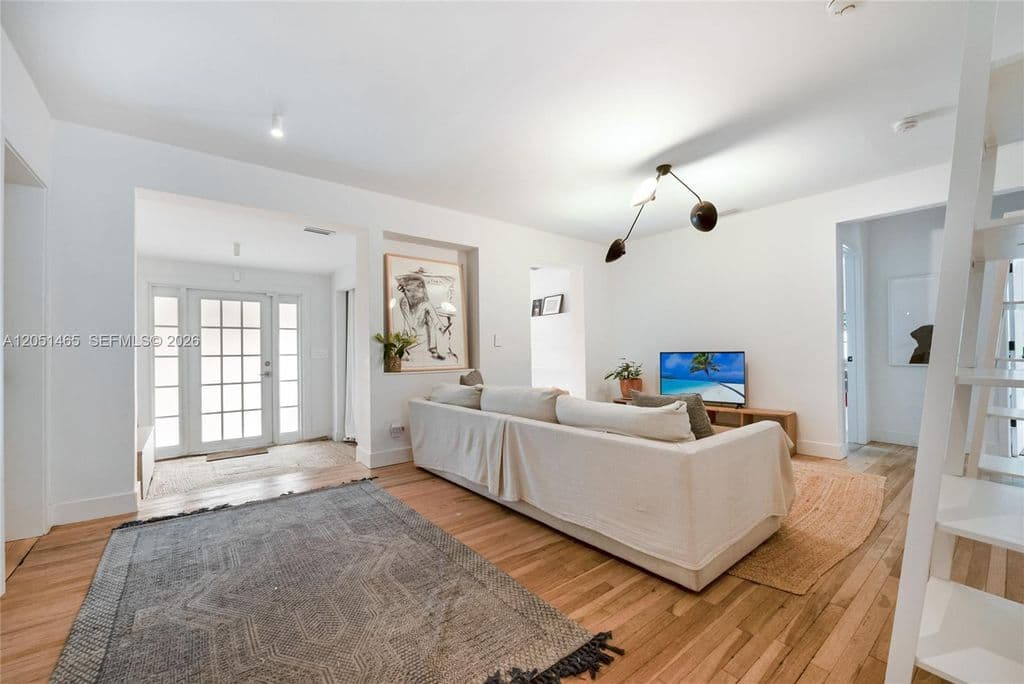 4+1 Müstakil ev — 5130 SW 73rd Ter