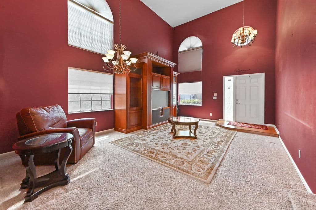 4-bedroom Single-Family Home — 6205 Lansdowne Circle