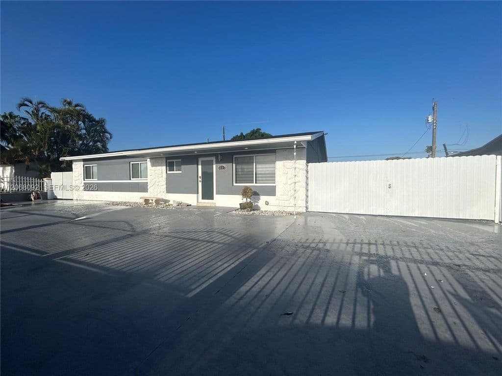 3+1 Müstakil ev — 6202 SW 107th Ave