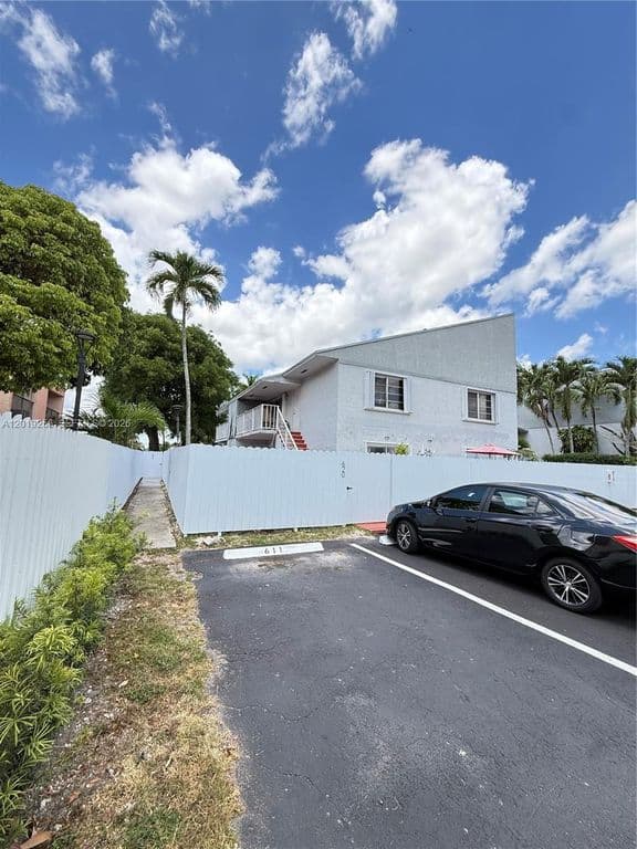 2-bedroom Condo — 8480 SW 156th Pl APT 620