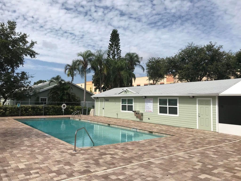 2-bedroom Single-Family Home — 1534 Royal Forest Court