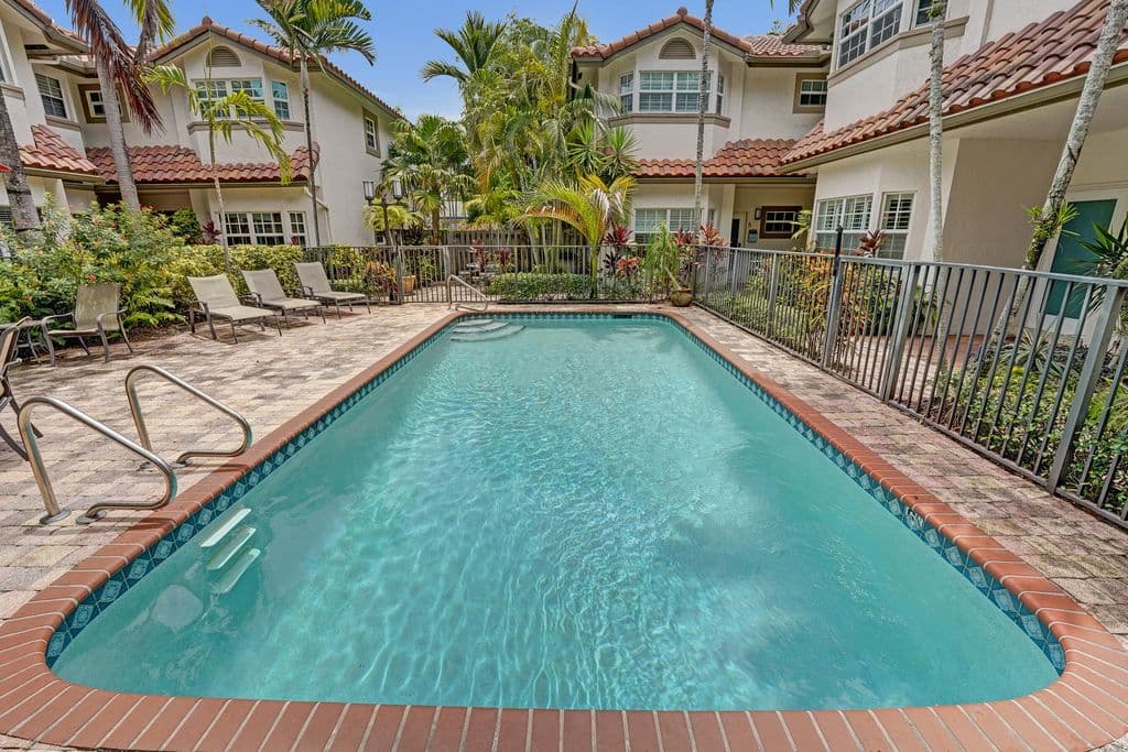 3-bedroom Condo — 620 NE 9th Avenue #6