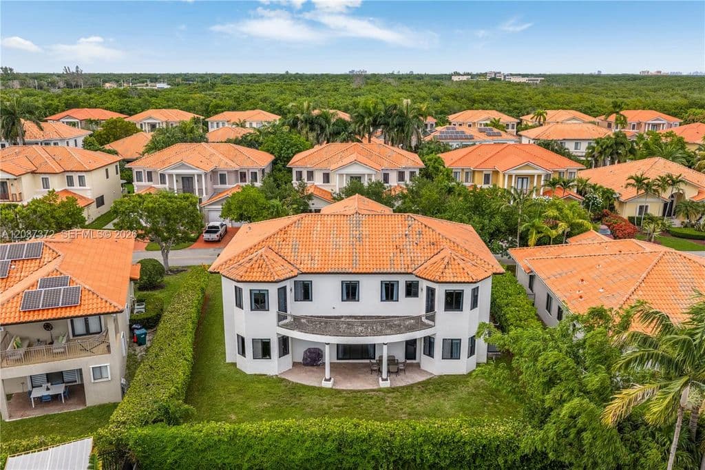 5+1 Müstakil ev — 7504 SW 188th Ter