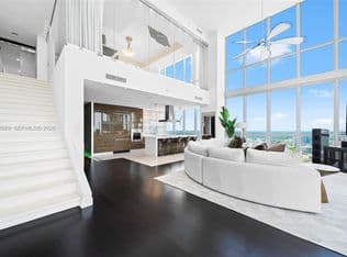 4-bedroom Condo — 1100 Biscayne Blvd Unit 5706, Miami, 33132