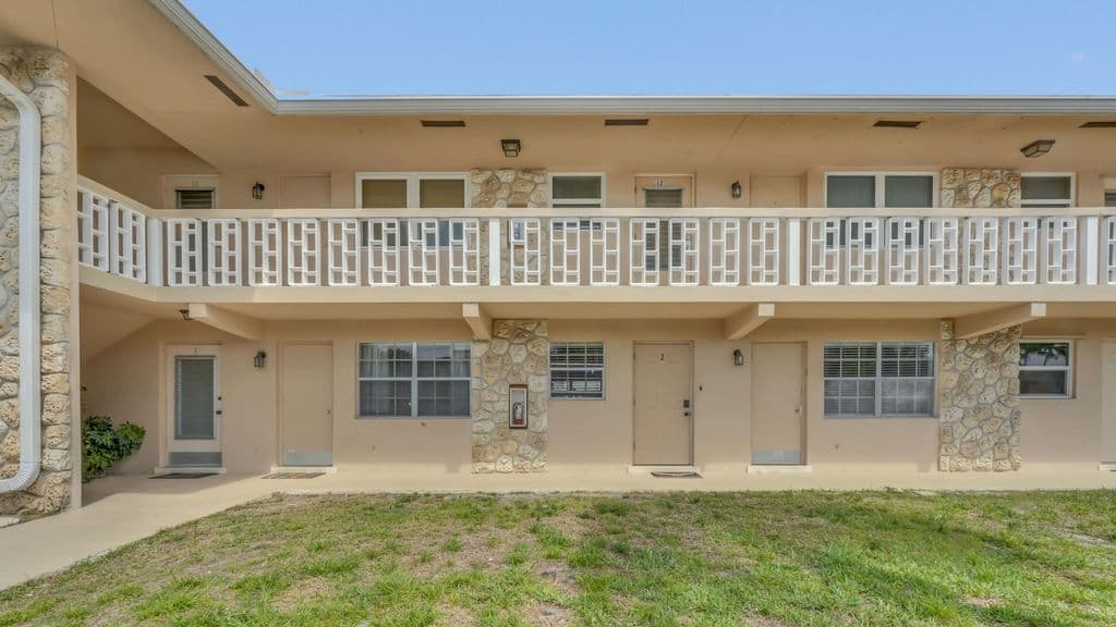 2+1 Condo — 298 SE 6th Avenue #2