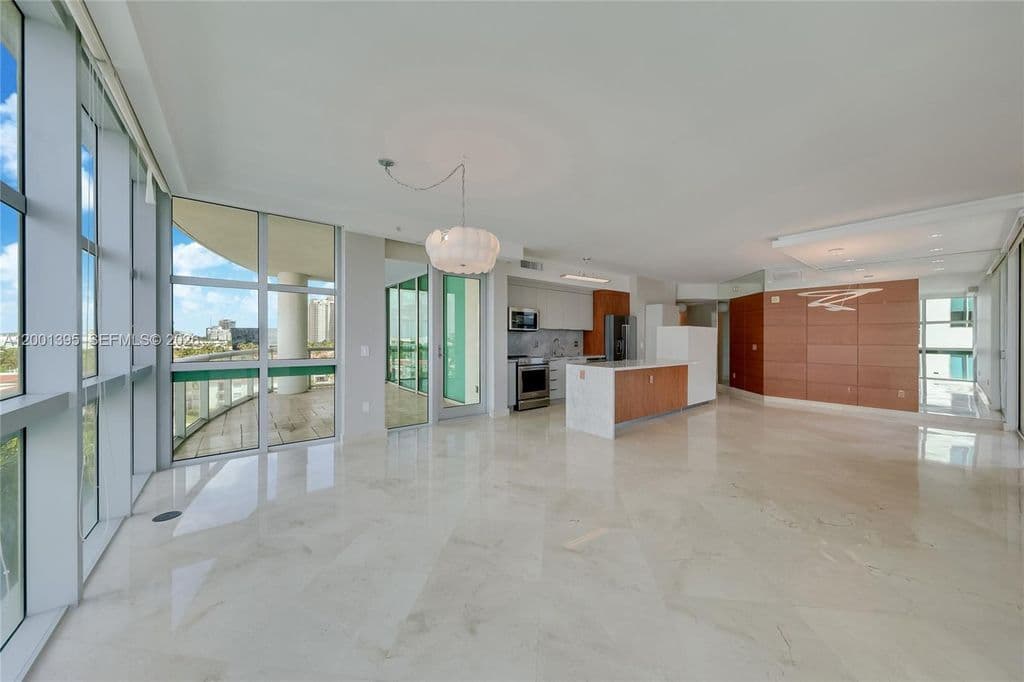 3-bedroom Condo — 3131 188th St APT 1808