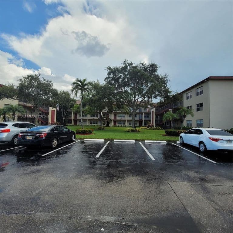 1-bedroom Condo — 151 SW 134th Way APT 212N