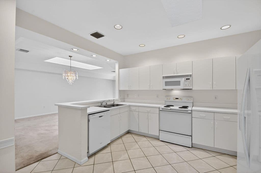 2+1 Condo — 12574 Crystal Pointe Drive #C