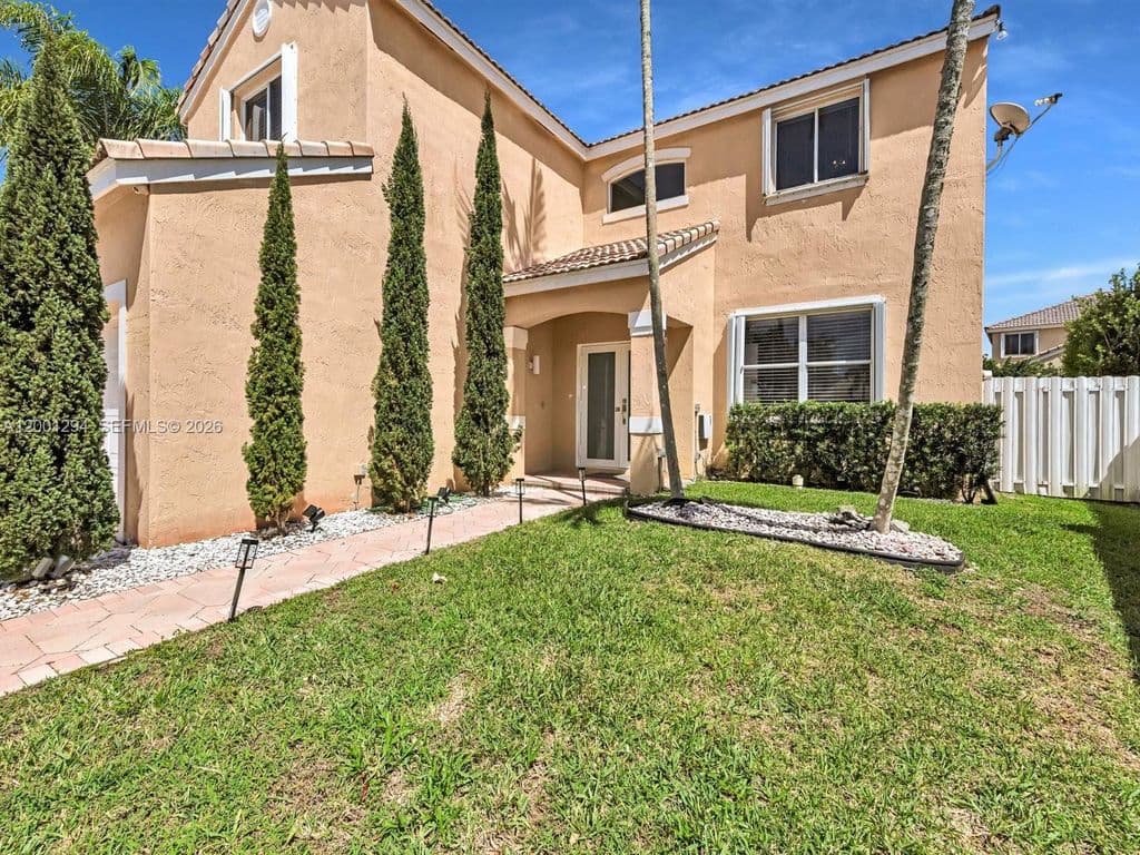 5-bedroom Single-Family Home — 1042 Thistle Creek Ct