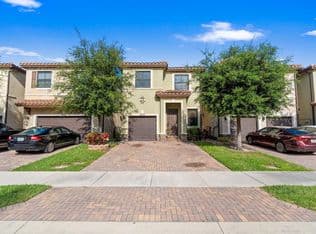 4-bedroom Single-Family Home — 5809 NW 46th Lane, Tamarac, 33319