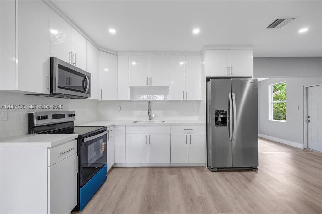 3+1 Müstakil ev — 6420 NW 26th St