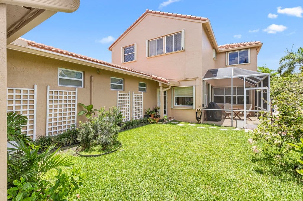 6-bedroom Single-Family Home — 907 Stanton Drive