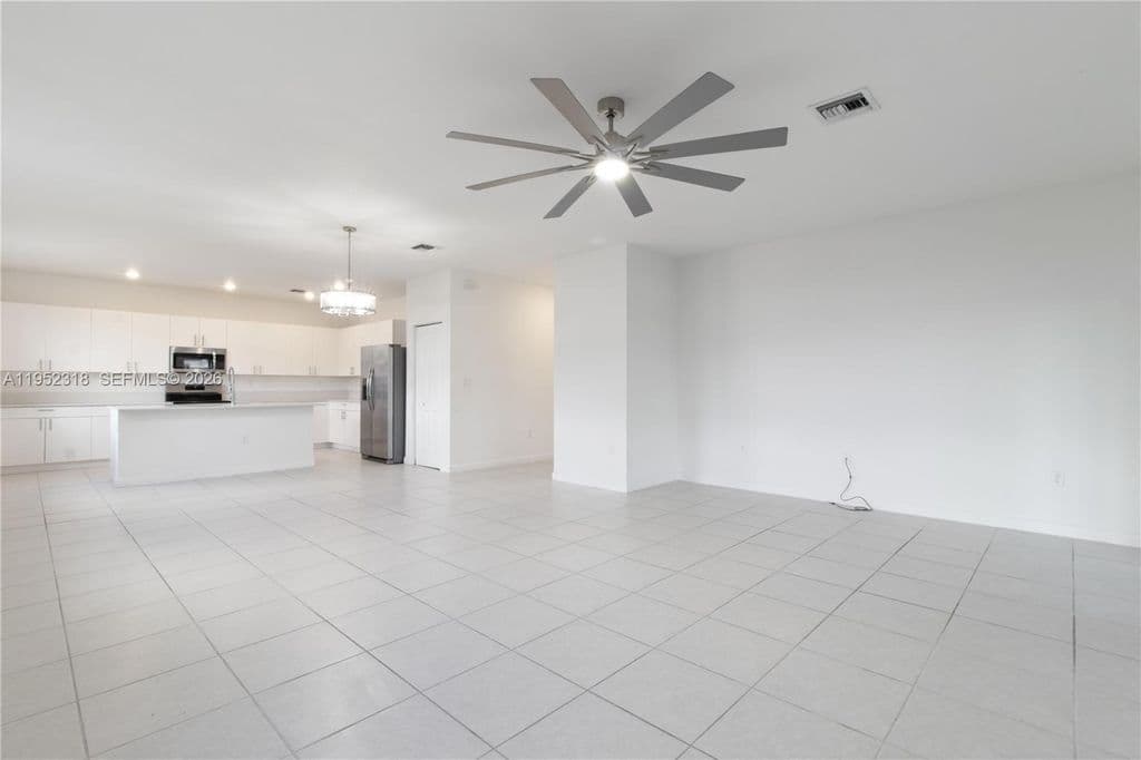 5-bedroom Single-Family Home — 16925 SW 289th Ter