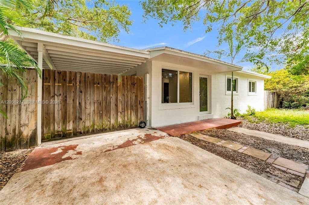 2+1 Müstakil ev — 3611 SW 36th St