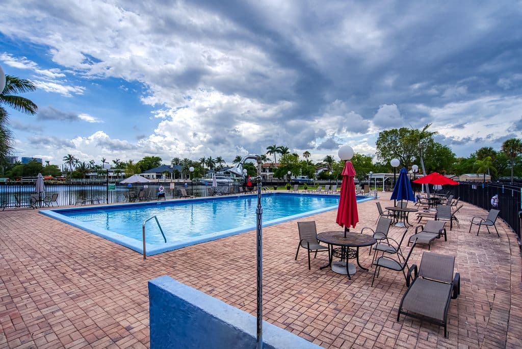 3+1 Condo — 2000 Atlantic Shores Boulevard Apt 410