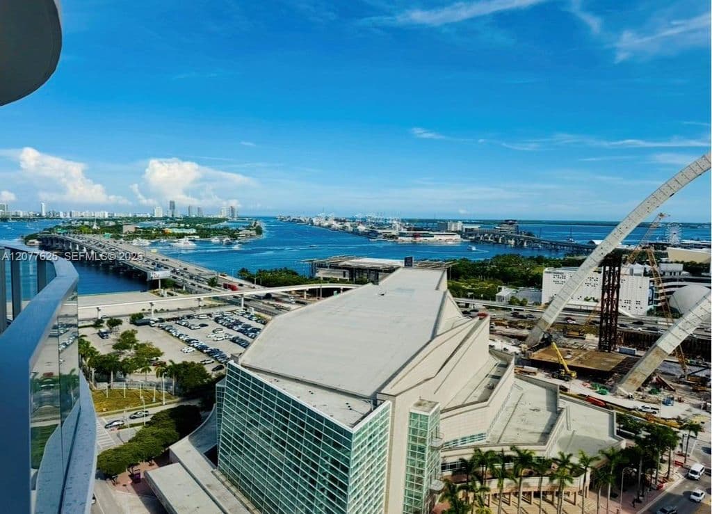 2-bedroom Property — 1400 Biscayne Blvd #1802